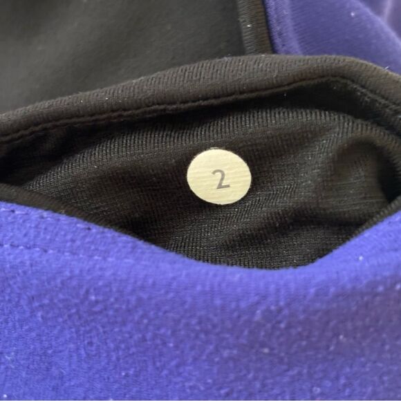 LuLuLemon Wunder Under Reversible Capri Leggings, Sz 2 - Picture 4 of 4